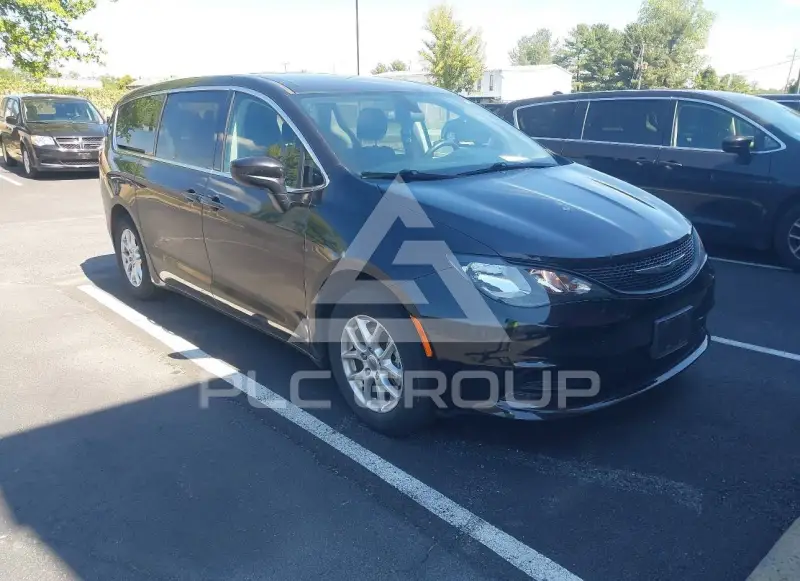 2021 Chrysler VOYAGER photo