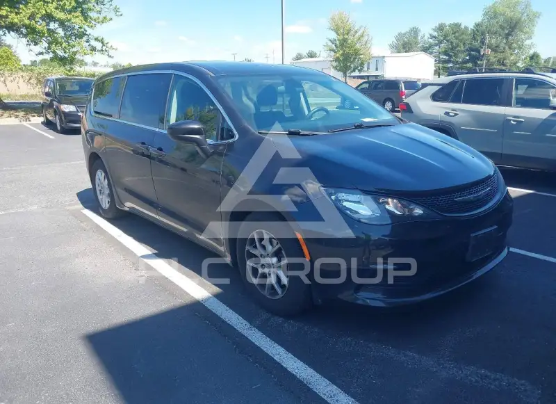 2021 Chrysler VOYAGER photo