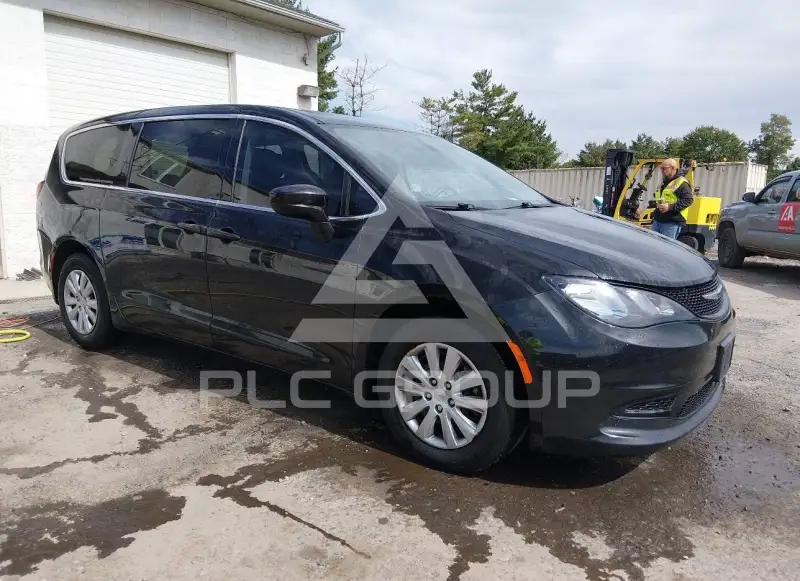 2021 Chrysler VOYAGER фото