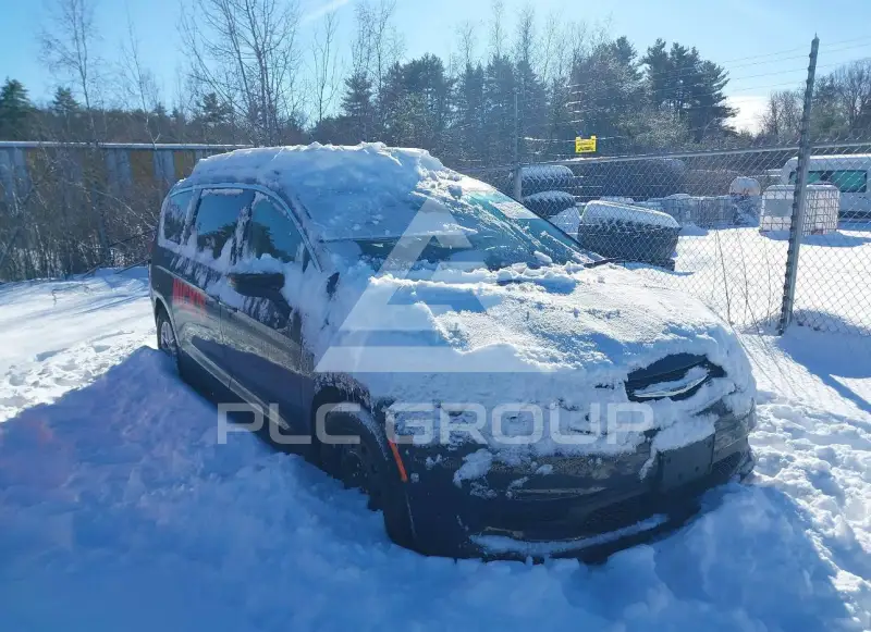 2021 Chrysler VOYAGER photo