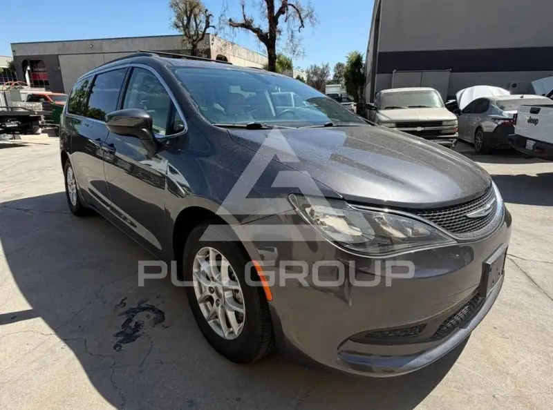 2021 Chrysler VOYAGER фото