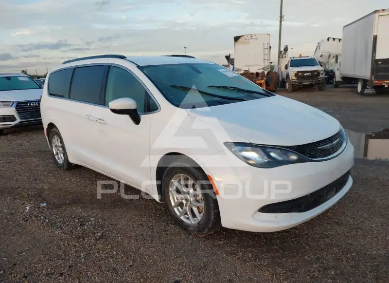 2021 Chrysler VOYAGER photo