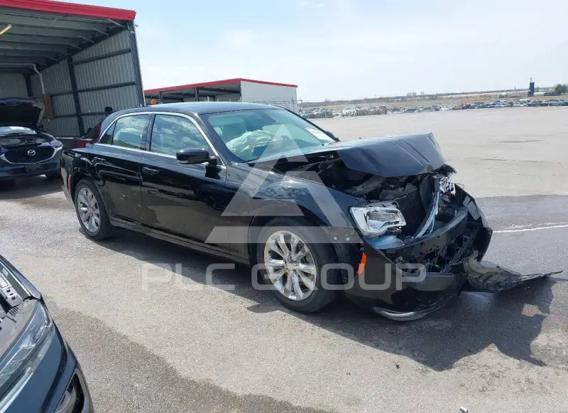 2021 Chrysler 300 фото