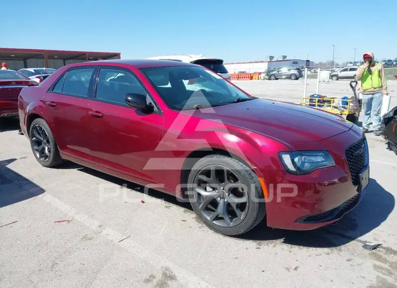 2021 Chrysler 300 фото