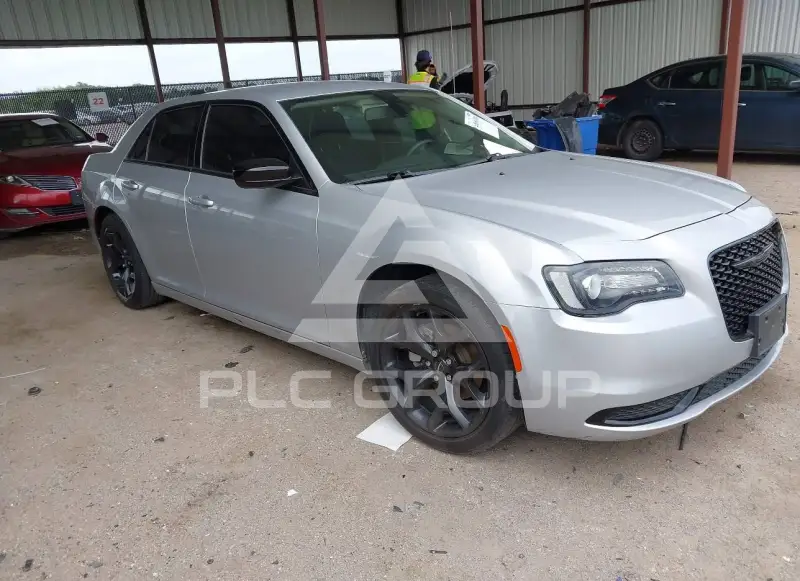 2021 Chrysler 300 photo