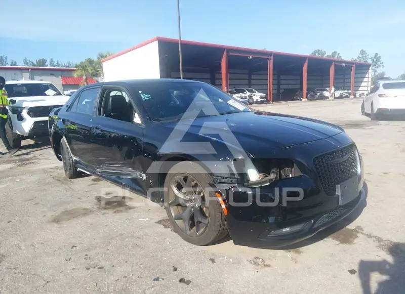 2021 Chrysler 300 photo