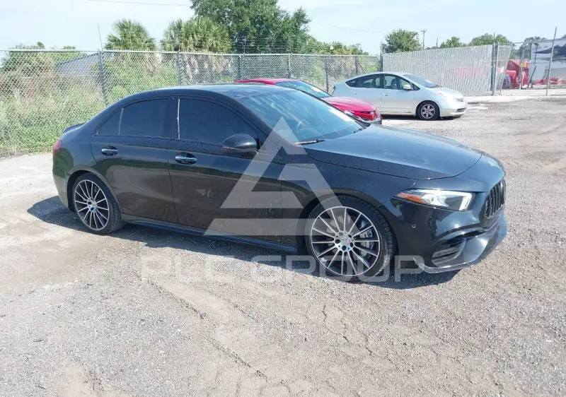 2021 Mercedes Benz A35 AMG фото
