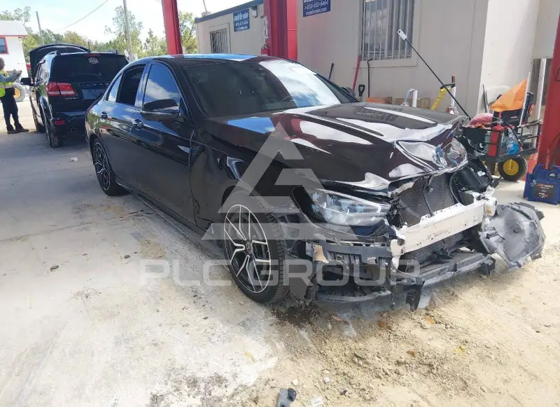2021 Mercedes Benz E 350 фото
