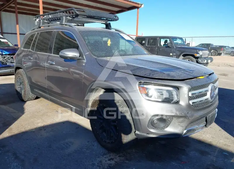 2021 Mercedes Benz GLB 250 photo