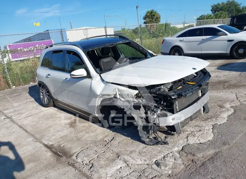 2021 Mercedes Benz GLB 250 photo