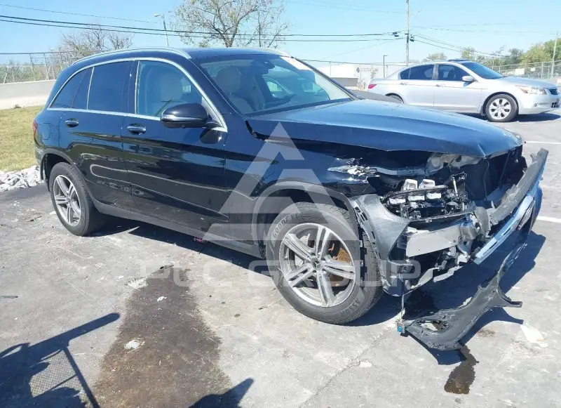 2021 Mercedes Benz GLC 300 фото