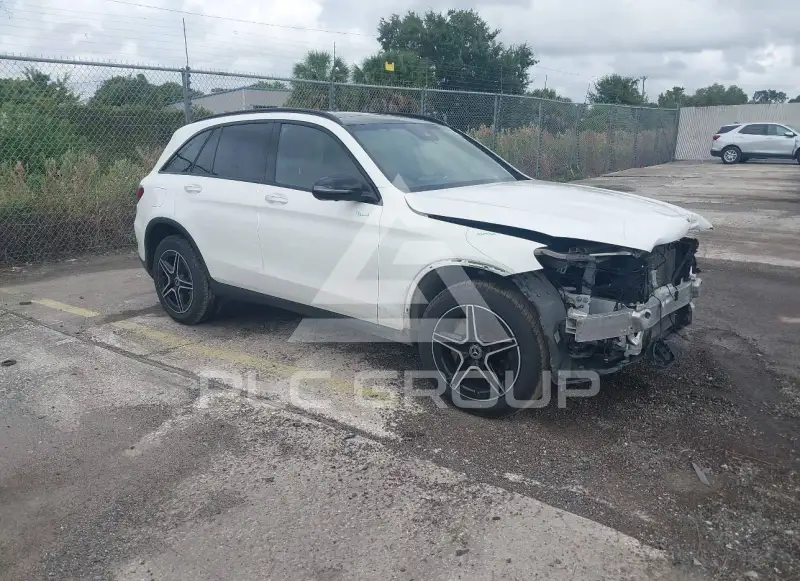 2021 Mercedes Benz GLC 300 photo