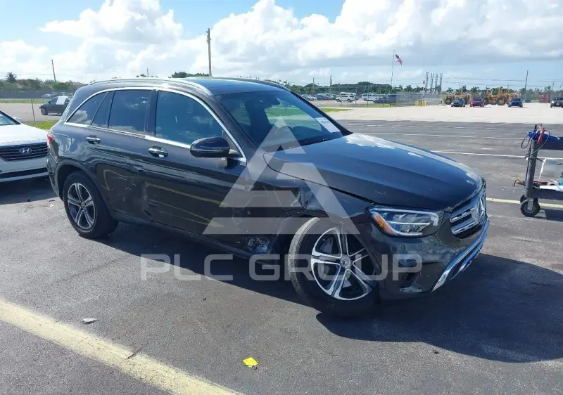 2021 Mercedes Benz GLC 300 фото
