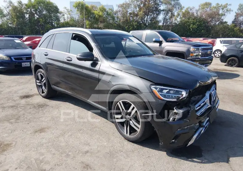 2021 Mercedes Benz GLC 300 фото