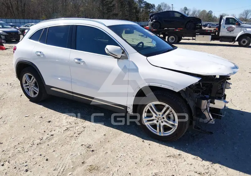 2021 Mercedes Benz GLA 250 фото