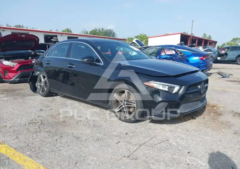 2021 Mercedes Benz A 220 фото