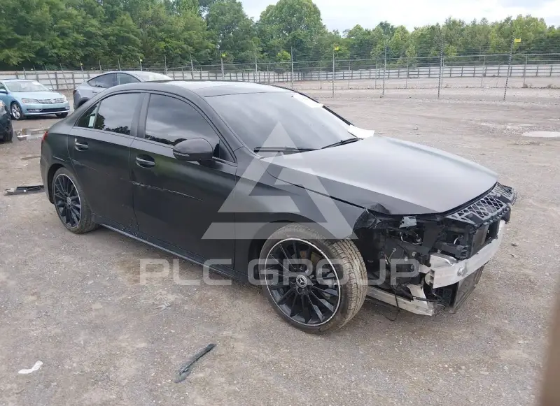 2021 Mercedes Benz A 220 фото