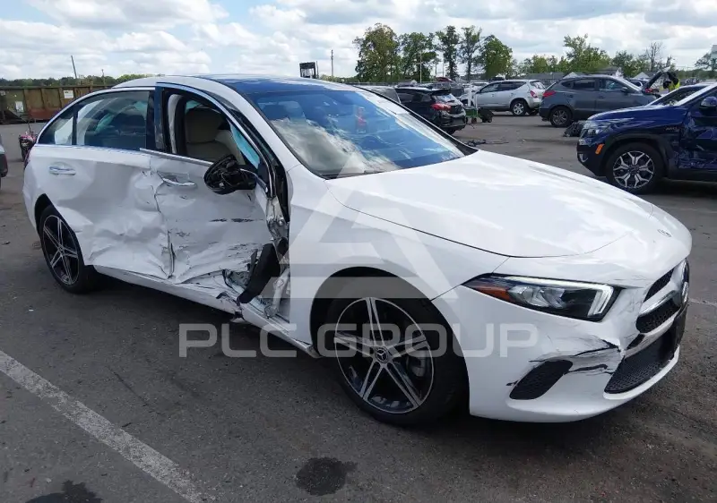 2021 Mercedes Benz A 220 photo