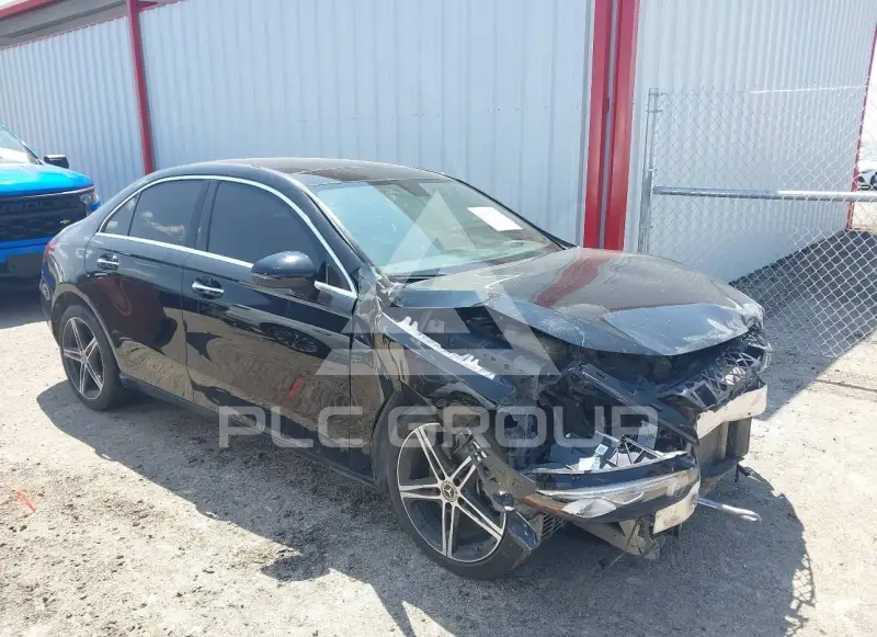 2021 Mercedes Benz A 220 фото
