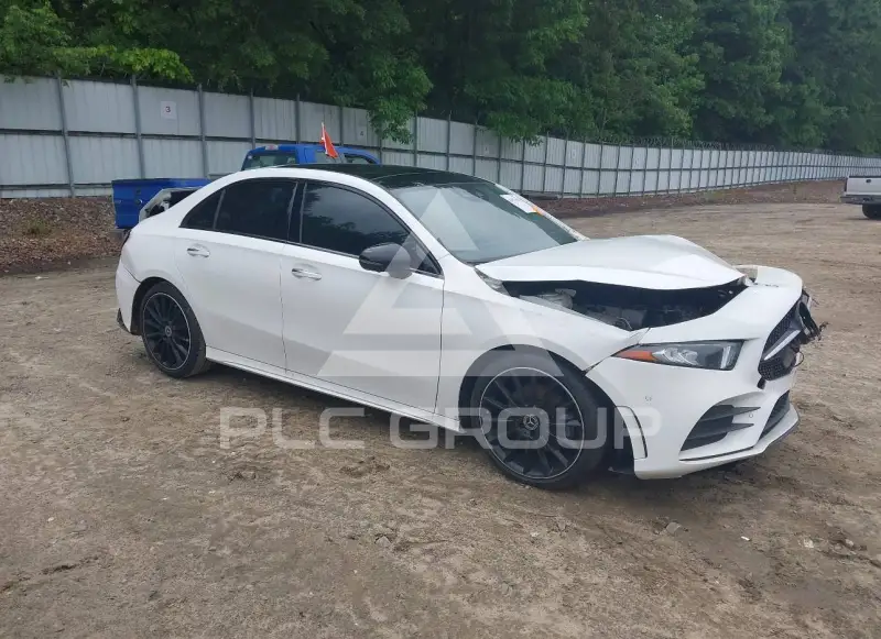 2021 Mercedes Benz A 220 фото