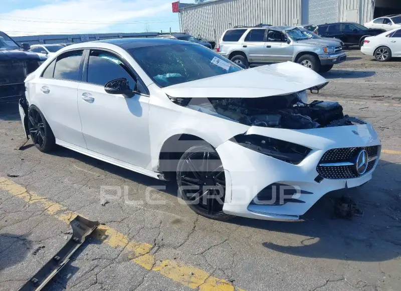 2021 Mercedes Benz A 220 фото
