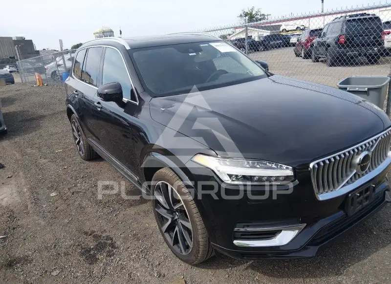2021 Volvo XC90 photo