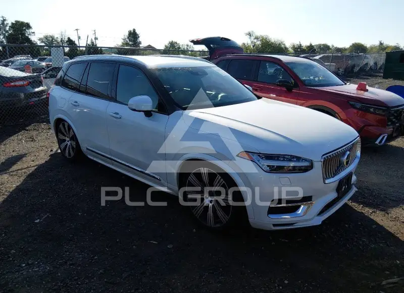 2021 Volvo XC90 photo