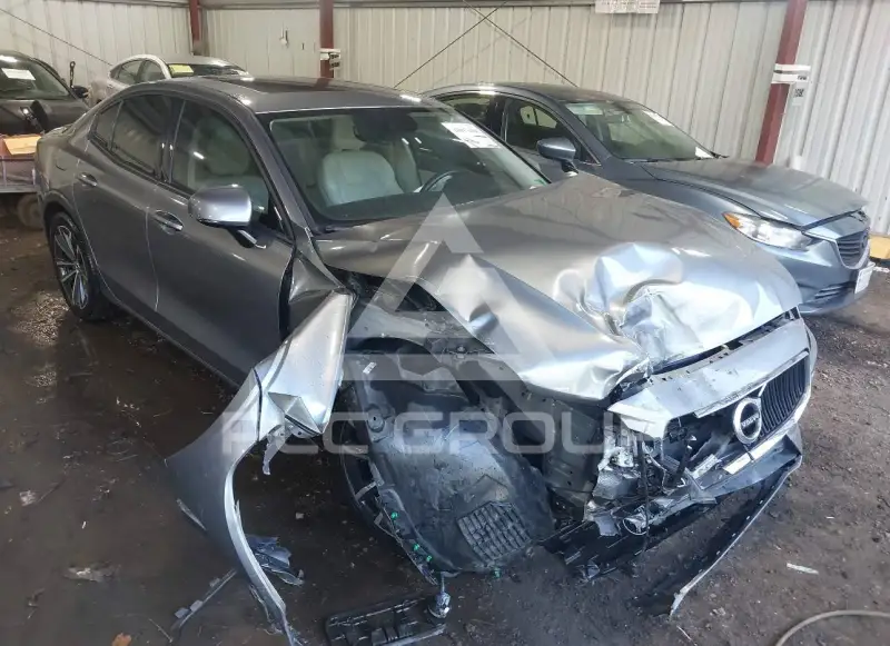 2021 Volvo S60 фото