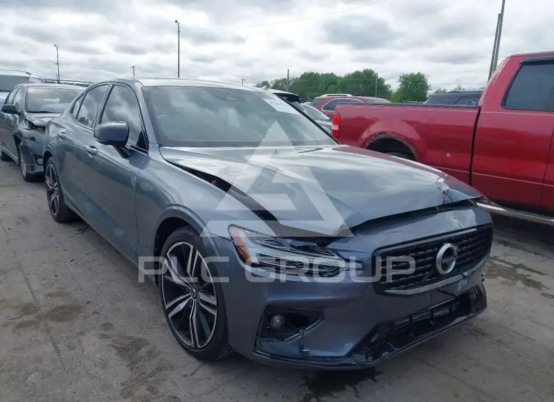 2021 Volvo S60 фото