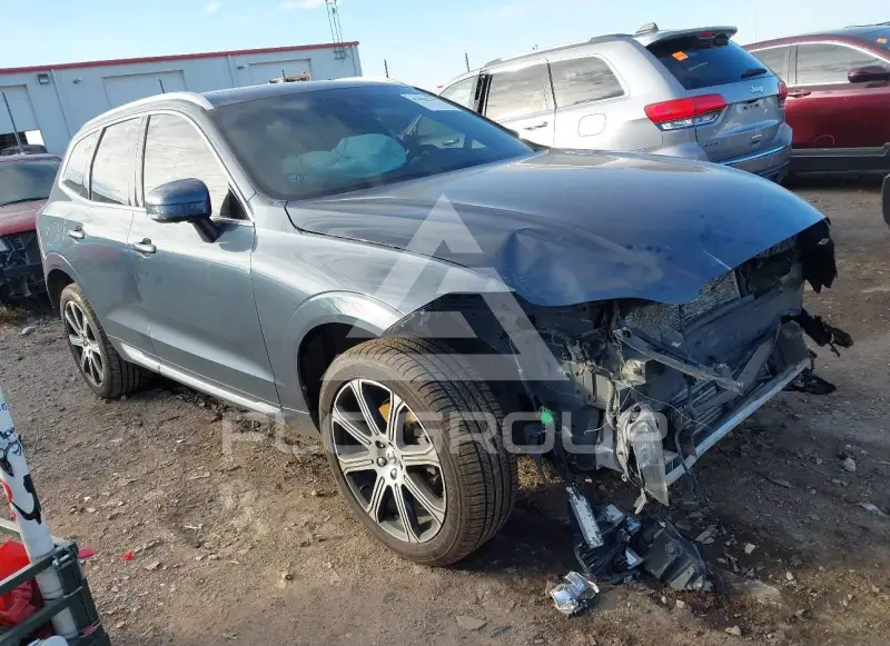 2021 Volvo XC60 фото