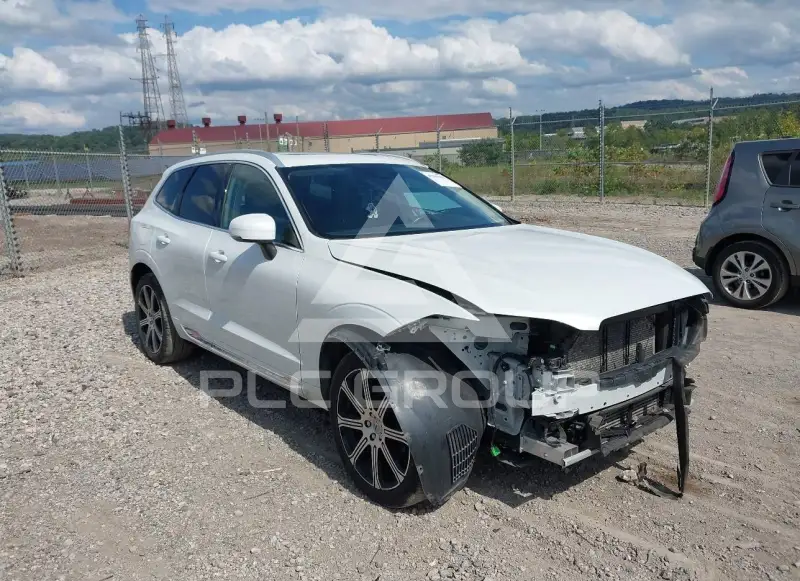 2021 Volvo XC60 photo
