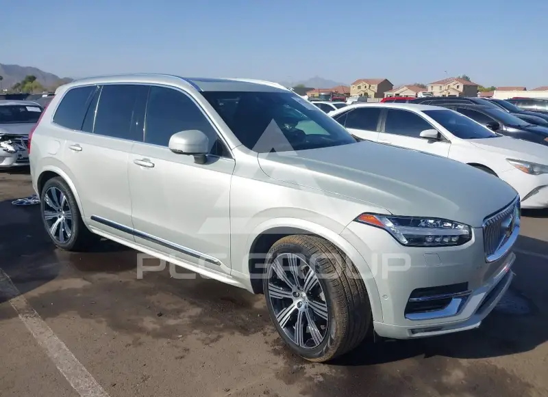 2021 Volvo XC90 фото