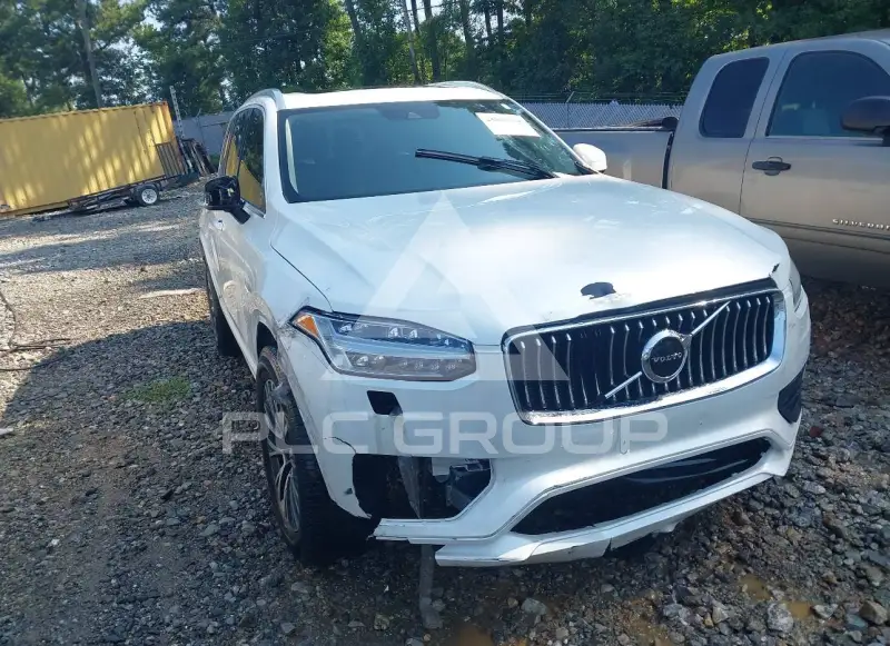 2021 Volvo XC90 photo