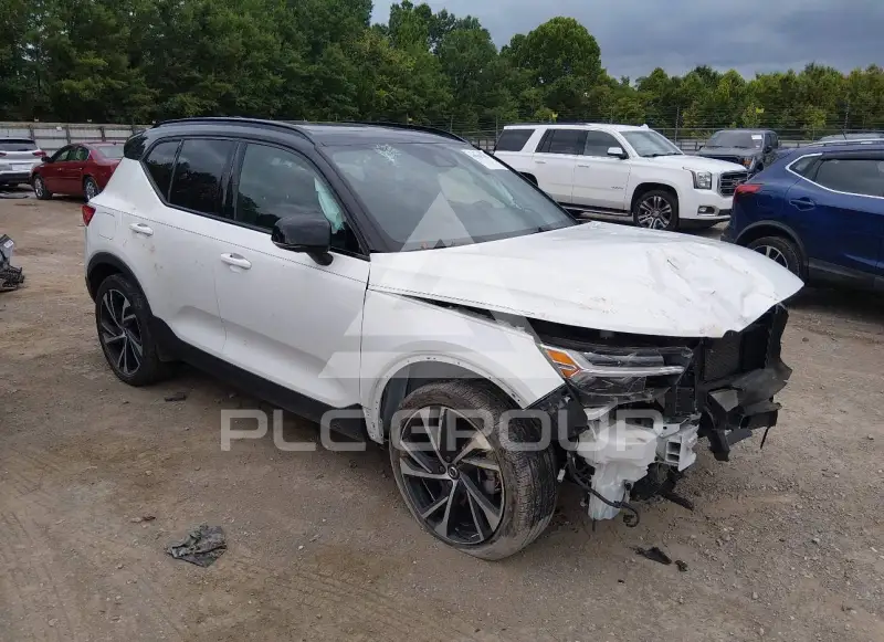 2021 Volvo XC40 photo