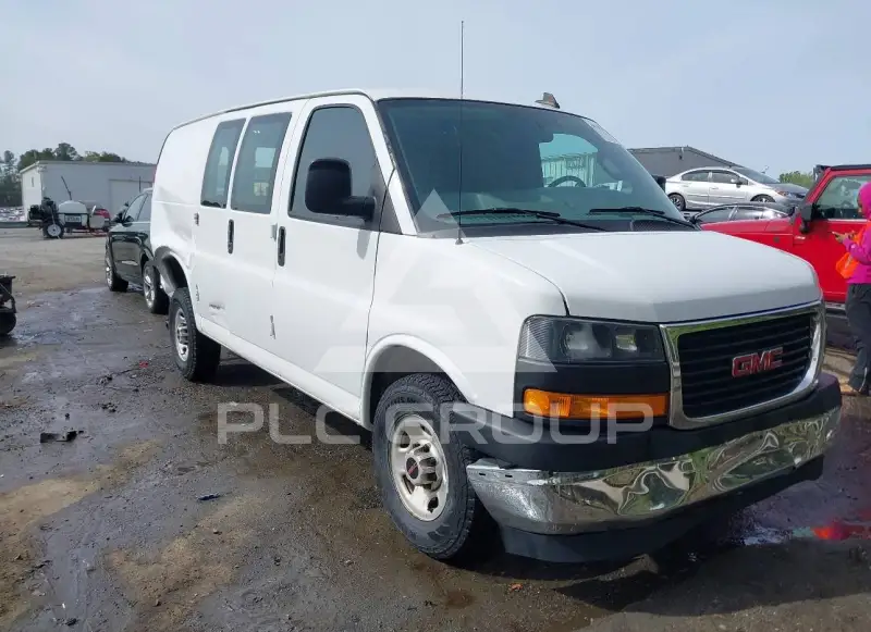 2021 GMC SAVANA photo