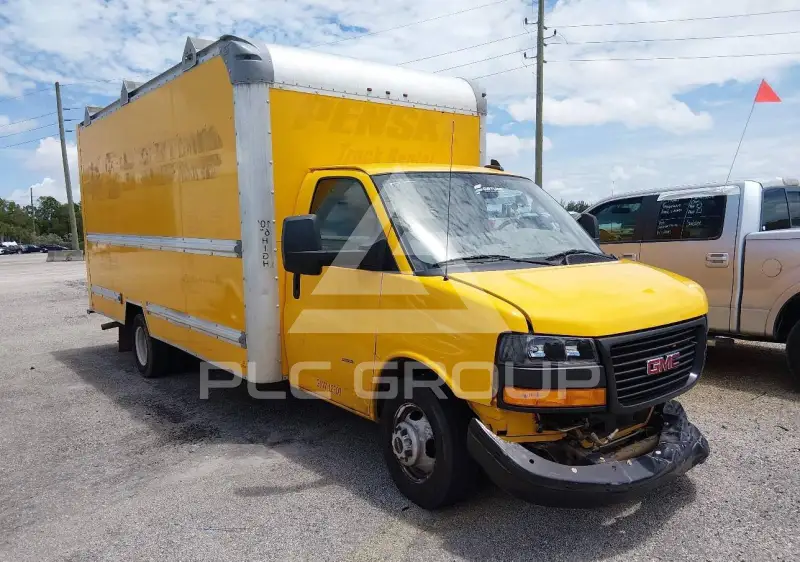 2021 GMC Savana photo