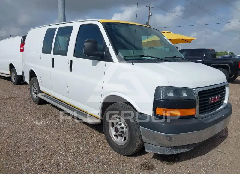 2021 GMC Savana photo