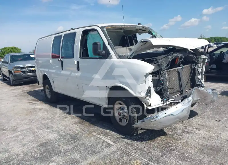 2021 GMC Savana фото