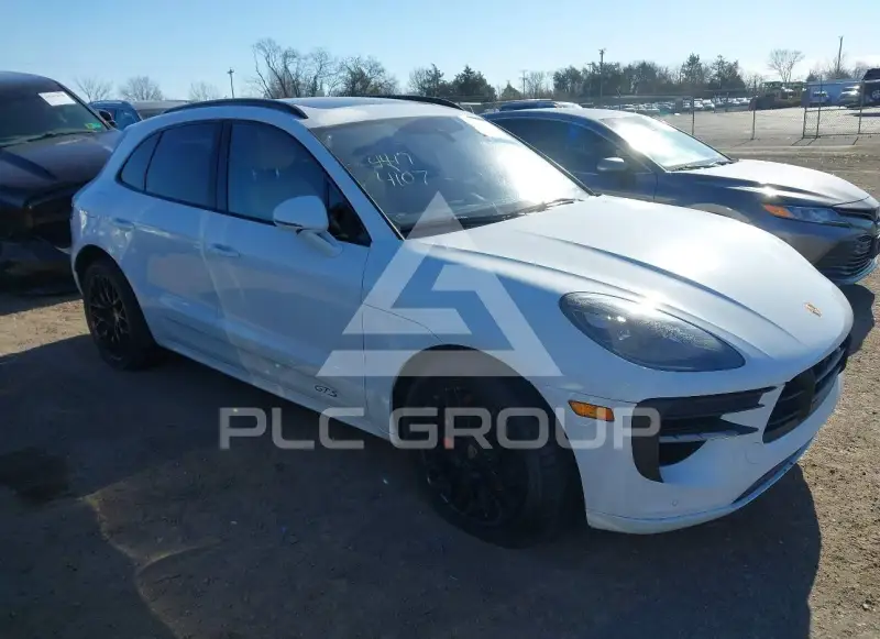 2021 Porsche MACAN photo