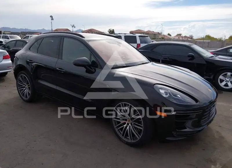 2021 Porsche MACAN photo