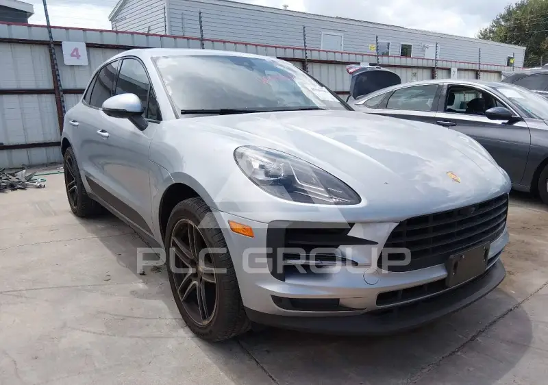 2021 Porsche MACAN photo