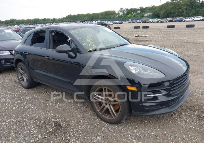 2021 Porsche MACAN photo