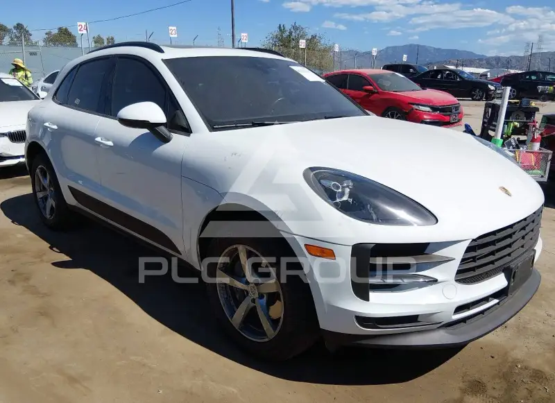 2021 Porsche MACAN photo