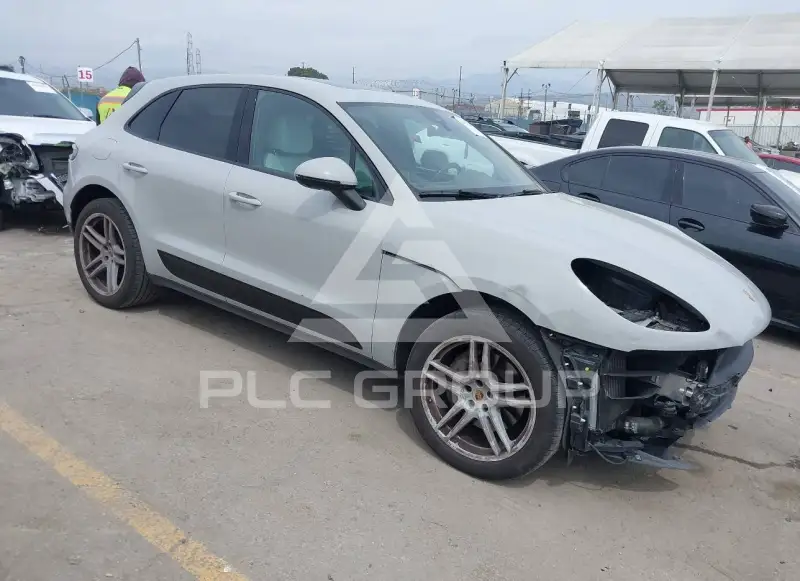 2021 Porsche MACAN photo