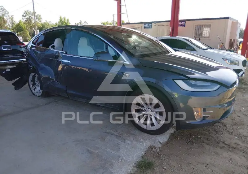 2021 Tesla Model X photo
