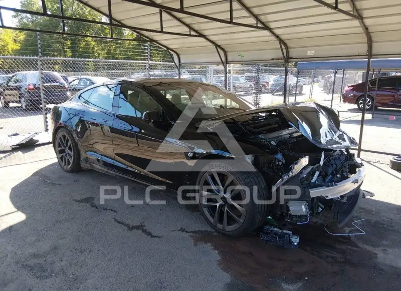 2021 Tesla Model S фото
