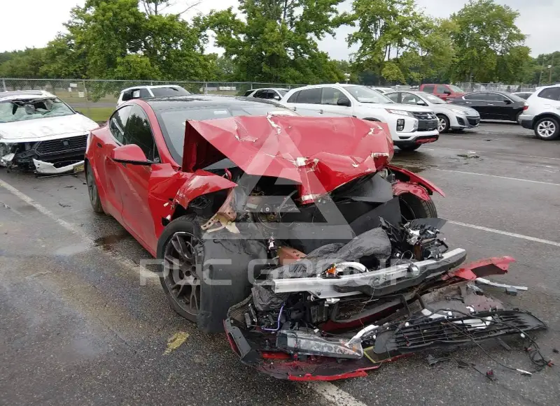 2021 Tesla Model S фото