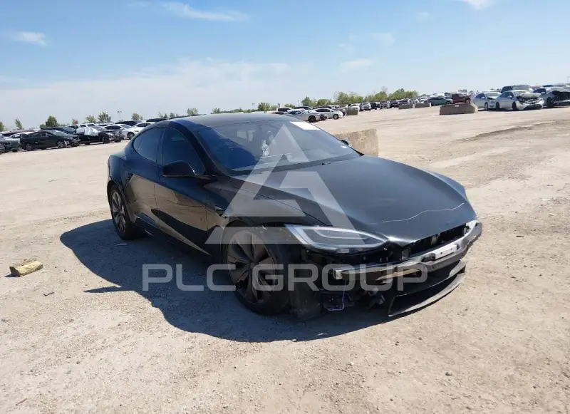 2021 Tesla Model S фото
