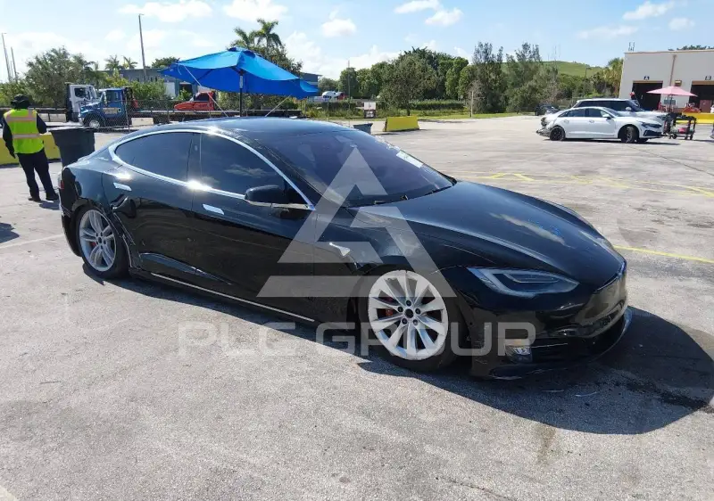 2021 Tesla Model S фото