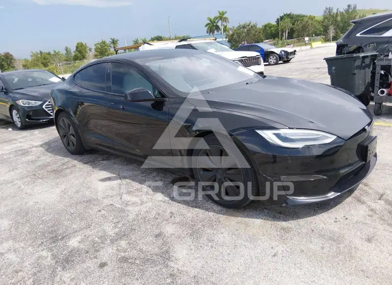 2021 Tesla Model S фото